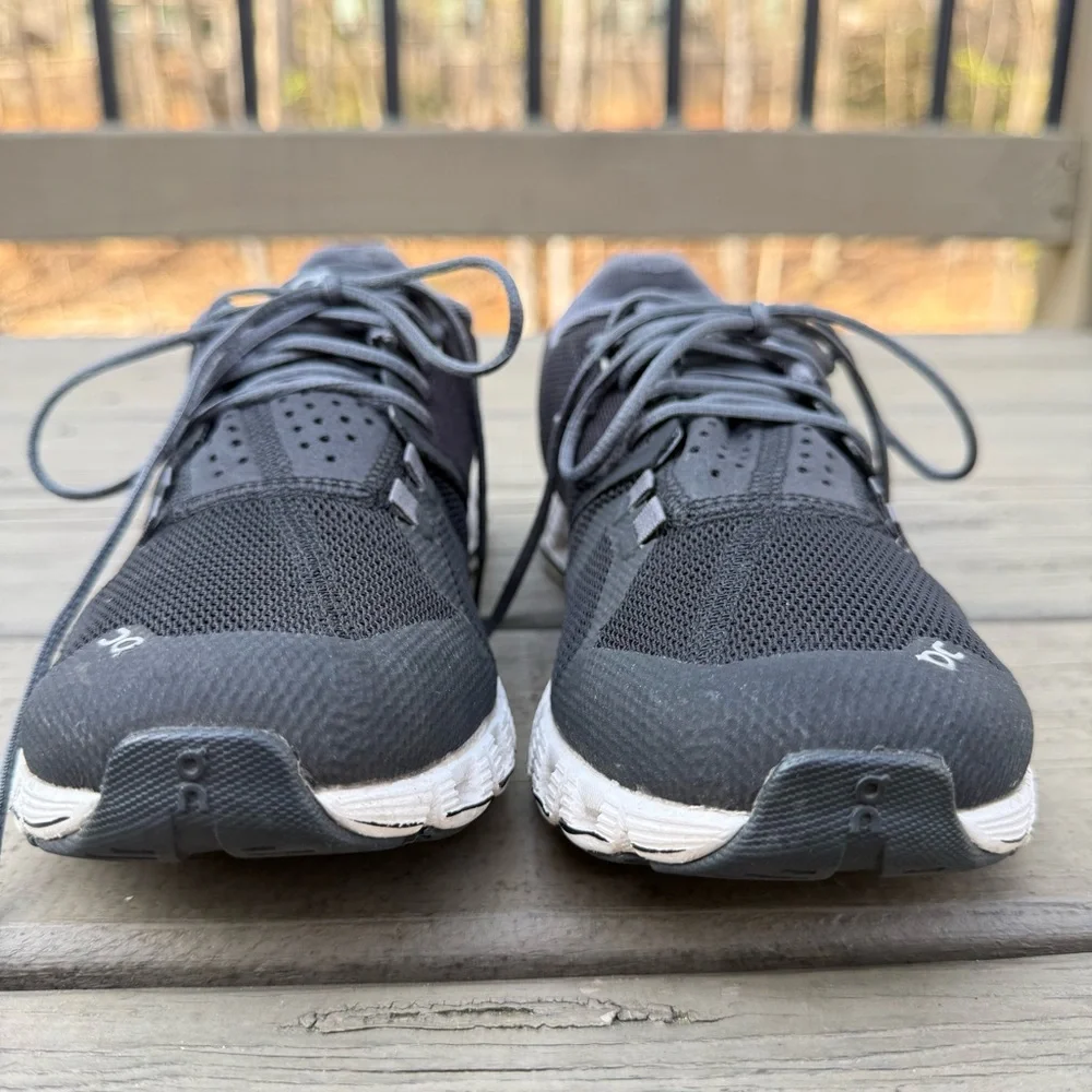 ON Running Cloud 6 Running Shoes in Black and White size 8.5 - Picture 4 of 16
